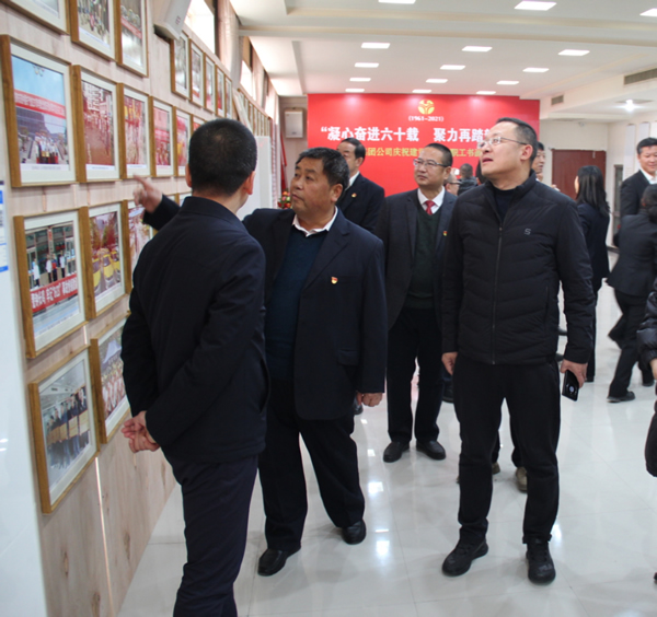 隴運(yùn)集團(tuán)慶祝建司60周年職工書畫攝影展開(kāi)幕