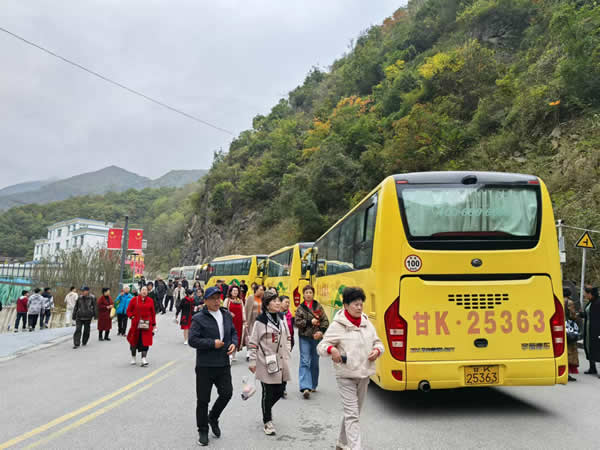 隴運(yùn)集團(tuán)公司成功開展“引客入隴”地接文旅活動（第二期）